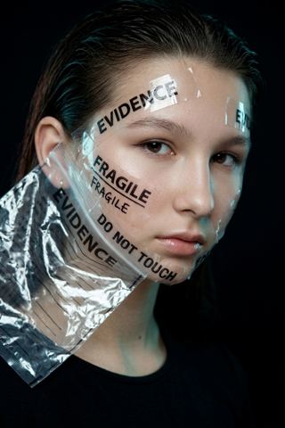 Women's portraits — Evidence: a conceptual portrait