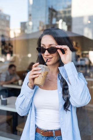 Women's portraits — Morning at a coffee shop
