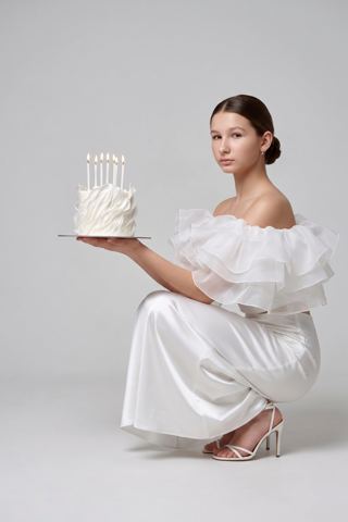 Women's portraits — Snow-white celebration