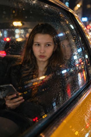 Women's portraits — Night taxi ride