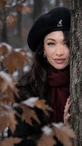 Women's portraits — Cozy winter walk